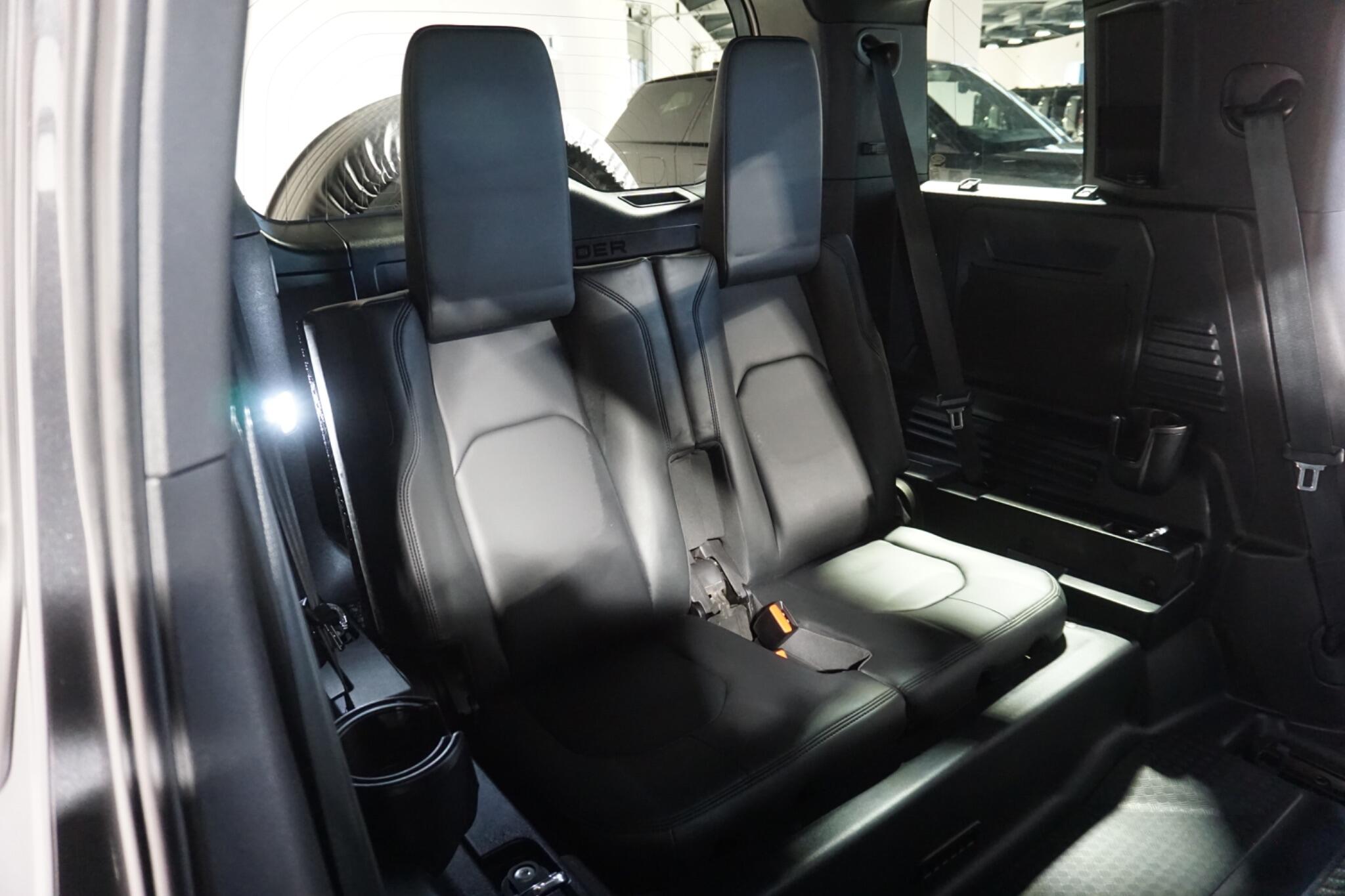 Land Rover Defender 110 3.0 D300 MHEV X-Dynamic HSE SUV 5dr Diesel Auto 4WD Euro 6 (s/s) (300 ps)